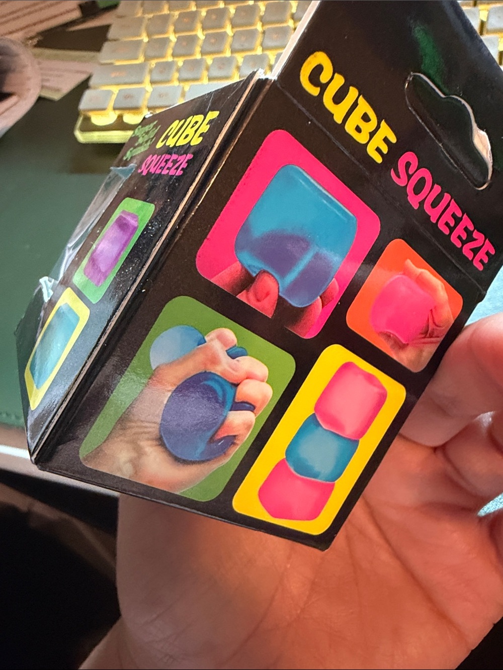 Viral Squeeze ice cube toy - Picture 5 of 5